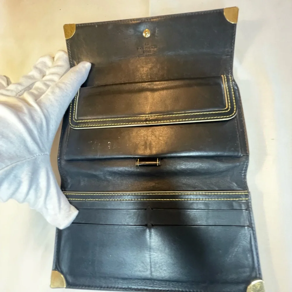 Louis Vuitton Suhali Porte-Trésor International Wallet